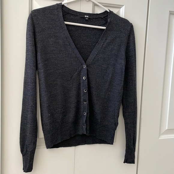 ✨SOLD ✨ Uniqlo Pure Wool Grey Cardigan - S - Picture 1 of 5